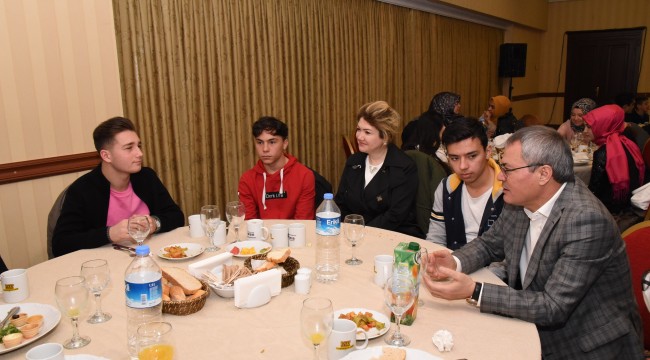 Sevgi Evleri çocuklarıyla sevgi dolu kahvaltı
