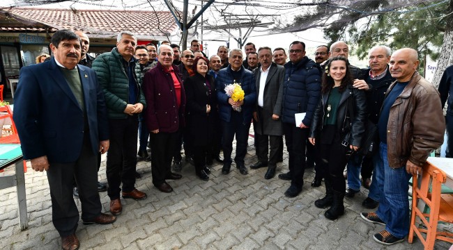 Şiirlerle, sümbüllerle uğurlandı