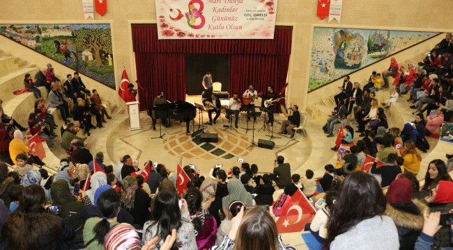 Yabancı kadınların mutlu günü