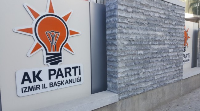 AK Parti İzmir İl Yönetimi de istifa ettirildi