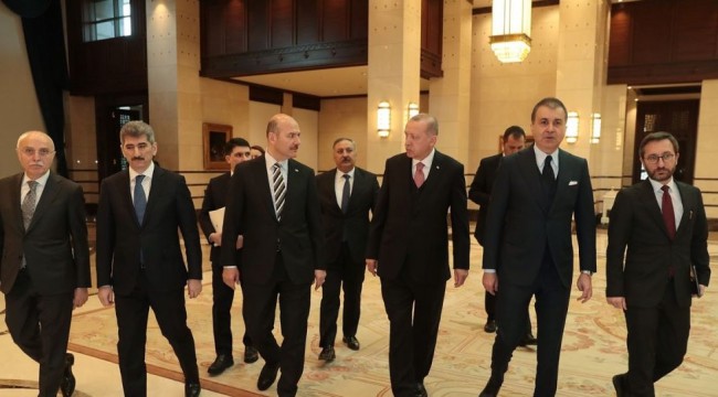 AK Parti kampa giriyor