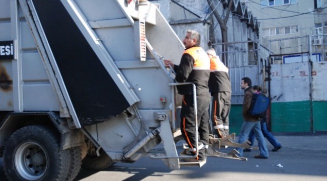AK Parti'li belediye Ülkü Ocakları başkanlarını çöpçü yaptı