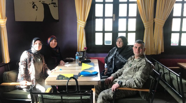 Askerden annesine duygulandıran sürpriz