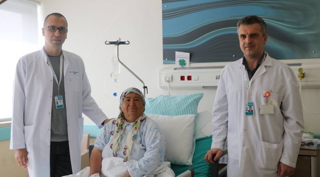 Böbreğinde 10 santimetre tümör tespit edildi, 1 günde sağlığına kavuştu
