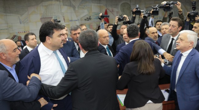 Büyükşehir Belediye Meclisi Encümen Üyeliği seçimlerinde arbede
