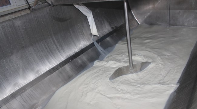 Çiğ süte verilen 2 lira süt üreticini memnun etti