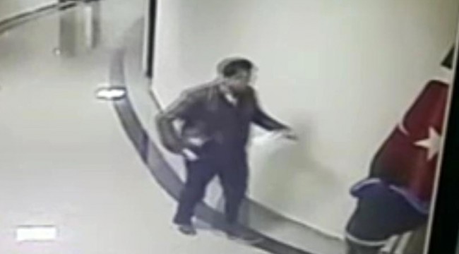 Çocuğun bayrak sevgisi görüntülere yansıdı