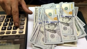 Dolar hareketli başladı