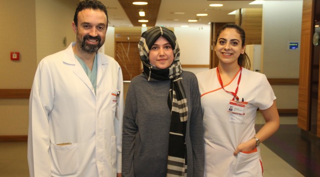 Genç avukatın böbrek üstü bezinde 13 santim kitle çıktı