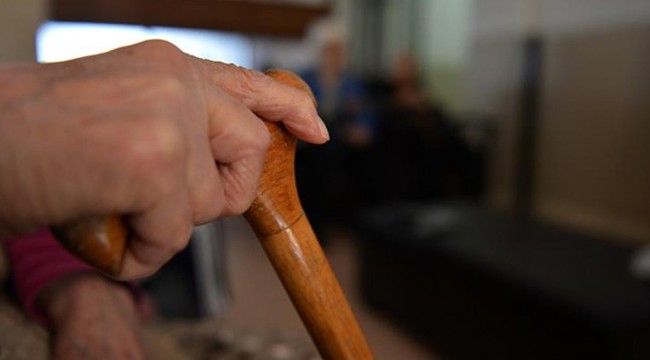 Huzurevlerinde kalma yaşını 65'e çıkarma hazırlığı
