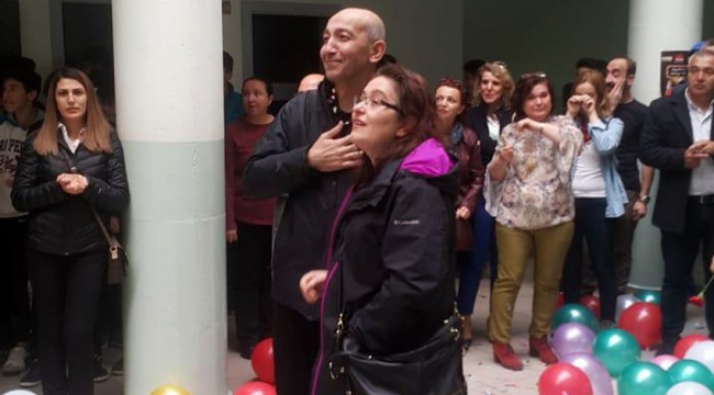 Kanseri yendi, öğrencileri sevgi gösterisiyle karşıladı