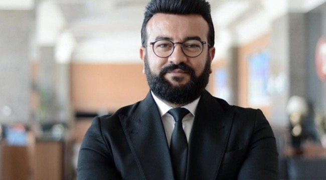 Oğlunu istismar ettiği iddiasıyla tutuklanan 'çocuk koruma derneği' başkanına ilk duruşmada beraat