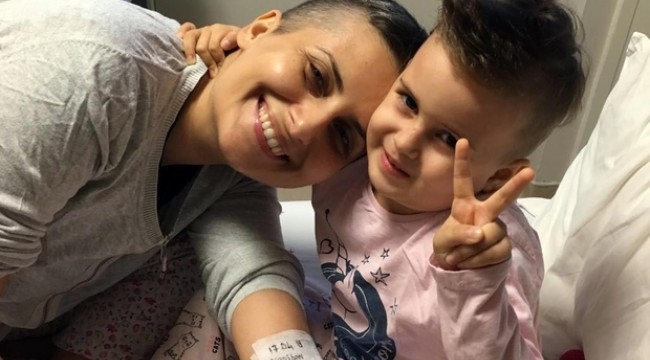 Öykü Arin’e annesinden ilik nakli yapıldı: Başıma pıtır pıtır pıtır sevgiler gelecek