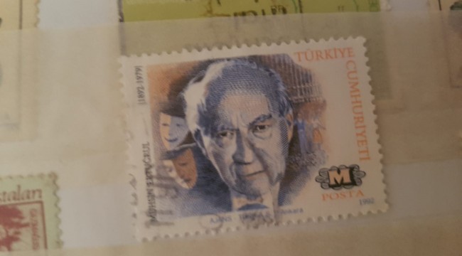 Yıllardır biriktirdiği pulları dolandırıcıya kaptırdı