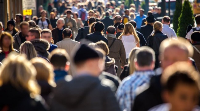 Yürürken kollarınızı sallamıyorsanız Parkinson olabilirsiniz!