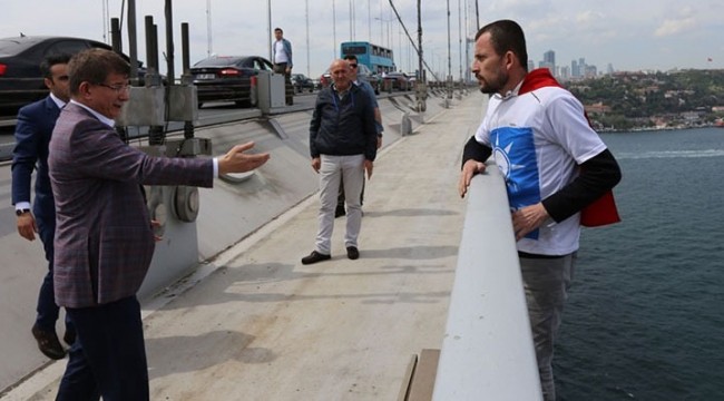İntihar etmek isteyen kişiyi Ahmet Davutoğlu ikna etti