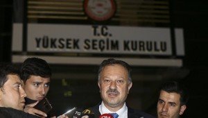 AK Parti YSK Temsilcisi Özel'den İmamoğlu'na destek veren sanatçılara: Sanatınız da adamlığınız da yalan