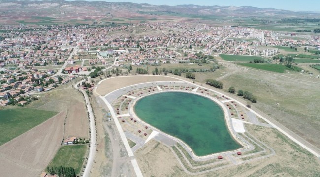 Sivas'ta AK Parti amblemi şeklinde park ve havuz yapılıyor: Gençler bir şeye benzetemedi