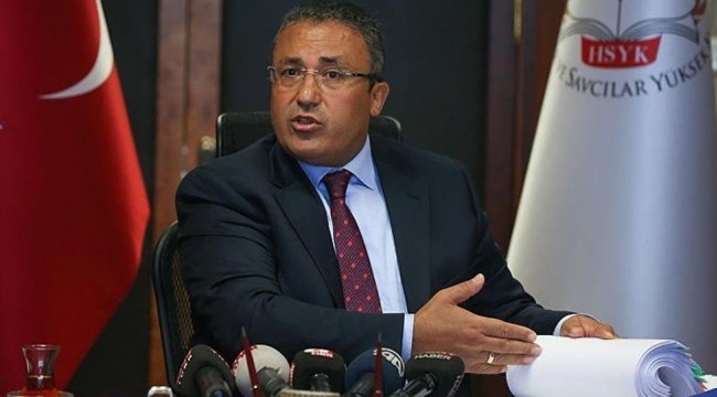 Avukatın etek boyuna karışan hakime soruşturma