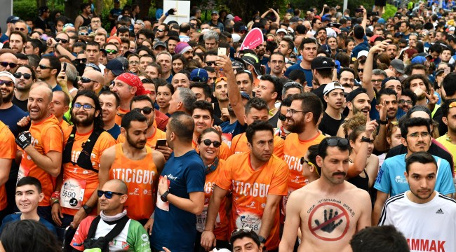 Binlerce İzmirli “koşamayanlar için” koştu