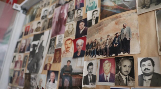 Bu fotoğraf panosunu gören duygulanıyor