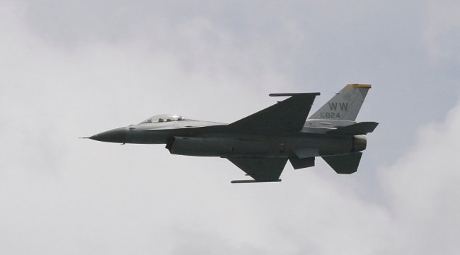 Bulgaristan Başbakan Yardımcısı Karakaçanov: ABD'nin F-16'lar için talep ettiği fiyat abartılı