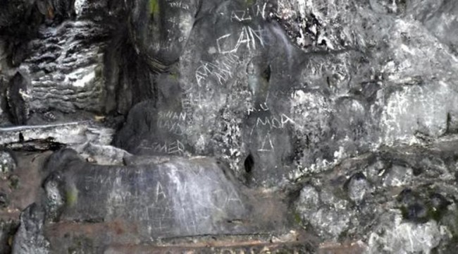 Cennet Adası'ndaki Nimara Mağarası'na 'aşk ilanı' yazıları