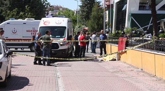 Diyarbakır'da koca dehşeti: Otomobilden inen eşine kurşun yağdırdı