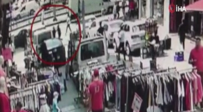 Fatih'te iş adamını yumruklayıp gasp ettiler