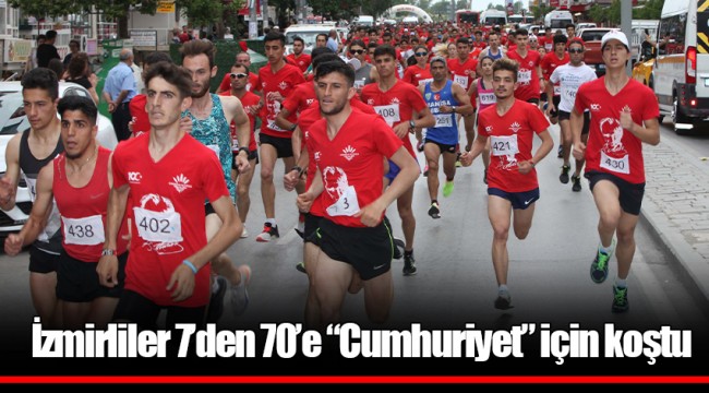 İzmirliler 7’den 70’e “Cumhuriyet” için koştu