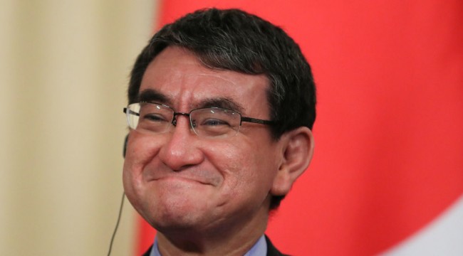 Japon Dışişleri Bakanı'ndan pastırma şakası mı yoksa şifreli mesaj mı?
