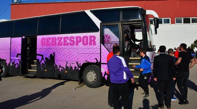Küme düşen takımın otobüsü, futbolcuları statta bırakıp gitti