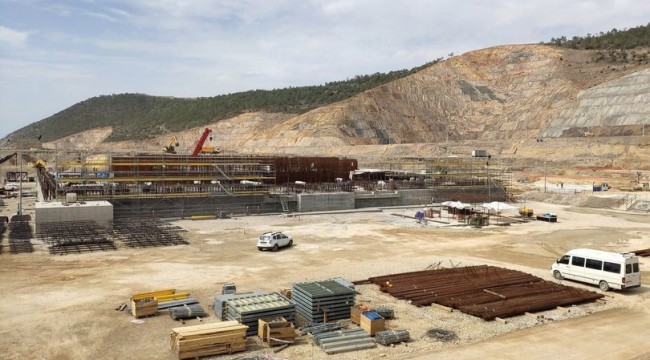 Nükleer santral temelinde çatlak