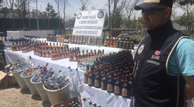 Oynadıkları dizide kaçakçılığı önleyen oyuncuların kaçakçılık yaptığı ortaya çıktı