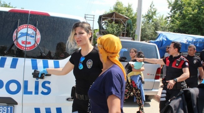 Polisin görünce kaçıp üzerindeki uyuşturucuları kızının kucağına attı
