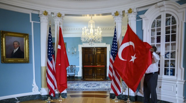 Rus uzman: Türkiye, ağabeyi gibi görmediği ABD’ye karşı gelmekten korkmuyor