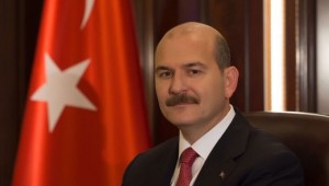 Süleyman Soylu'dan Kendi Tarafına Sert Uyarı: "Özgür Özel’le Muhatap Olana 'İt Köpek' Muamelesi Yaparım"