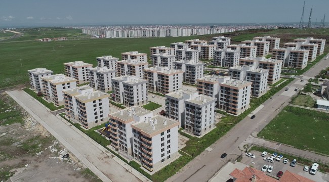 Teröristler yıktı devlet yaptı