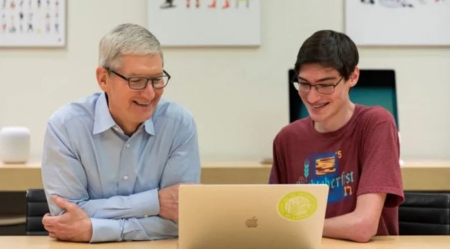 Tim Cook: Kodlama eğitimi erken yaşta verilmeli