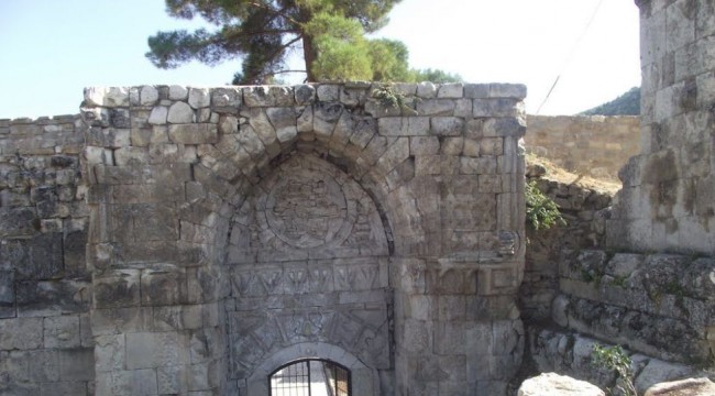800 yıllık tarihi kapı 'yepyeni' oldu