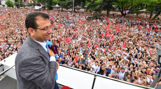 "AK Parti söylem ve davranışı ile yerel bir siyasi figür olan İmamoğlu’nu ulusal kimlik hale getirmeyi başardı"