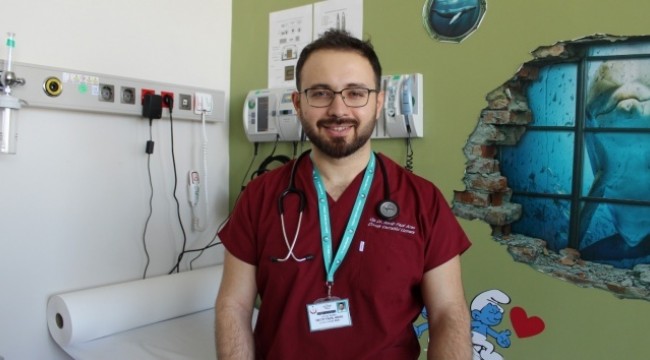 Aşırı asitli içecek tüketimi midesini deldi