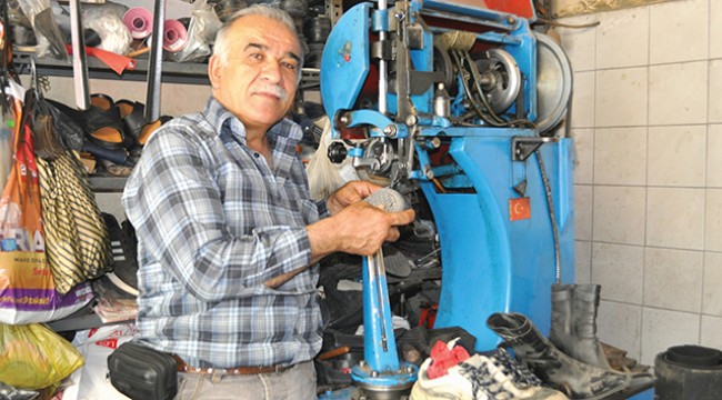 Ayakkabı tamircileri çırak bulamamaktan şikayetçi