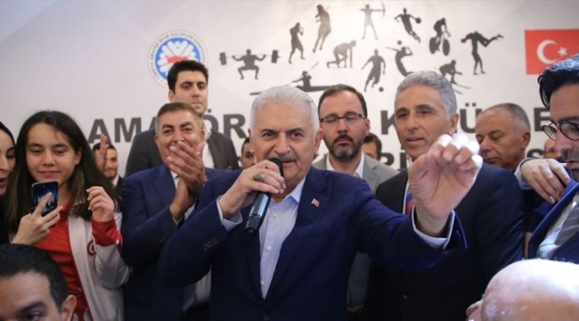 Binali Yıldırım için rap şarkısı yazıldı: Ayrı dünyalar ama birbirimizden hiç farksız, biz yaptık yine beraber yaparız
