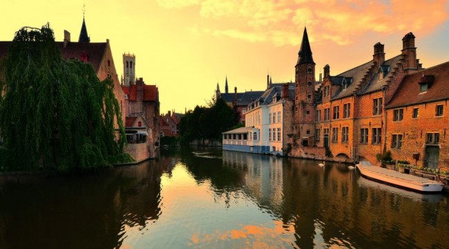 Bruges de turist akınına isyan etti: Disneyland'e dönüşmek istemiyoruz