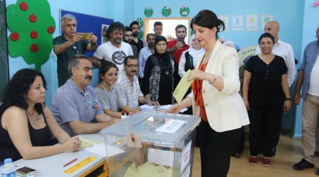 Buldan: Sandıktan demokrasinin çıkacağına yürekten inanıyorum
