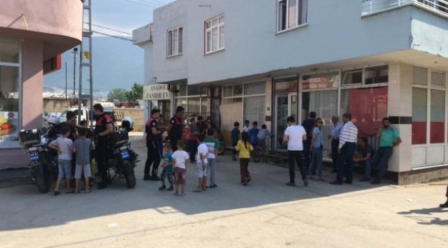 Eniştelerini 50 liralık borç için bıçakladılar