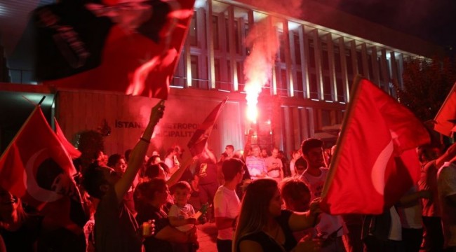 İstanbul'da İBB seçimi kutlamaları