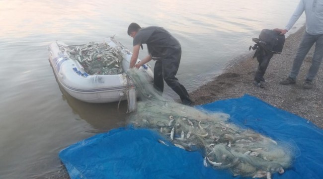 Jandarma, 350 metre misina ağı ile 300 kilo balık ele geçirdi