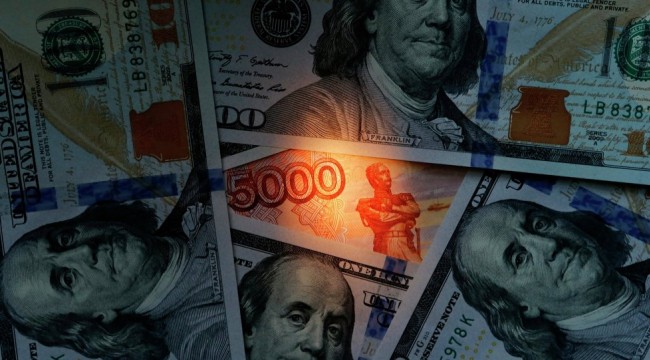 Rusya'dan dolara karşı yeni hamle: Rubleyle petrol satışına başlandı